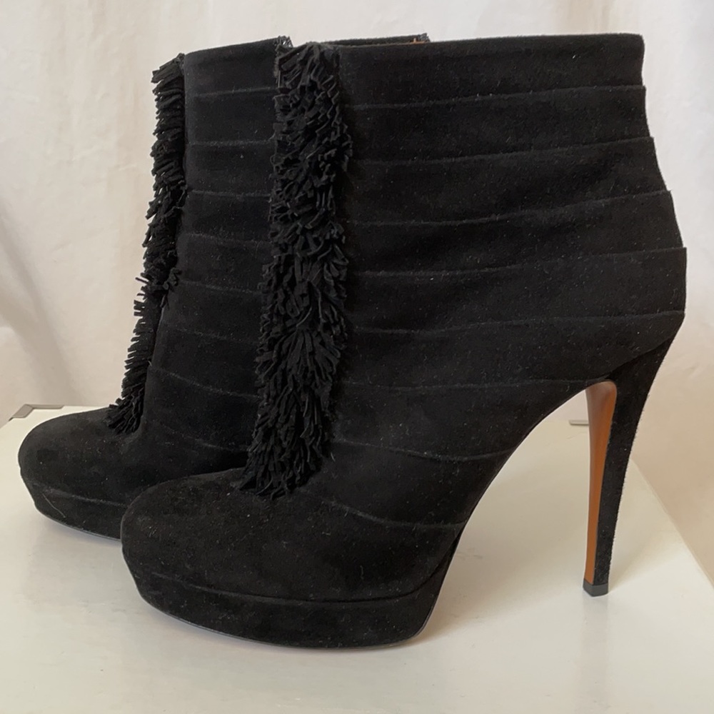 Authentic Gucci Youma Black Suede Fringe Platform Ankle Booties Boots
